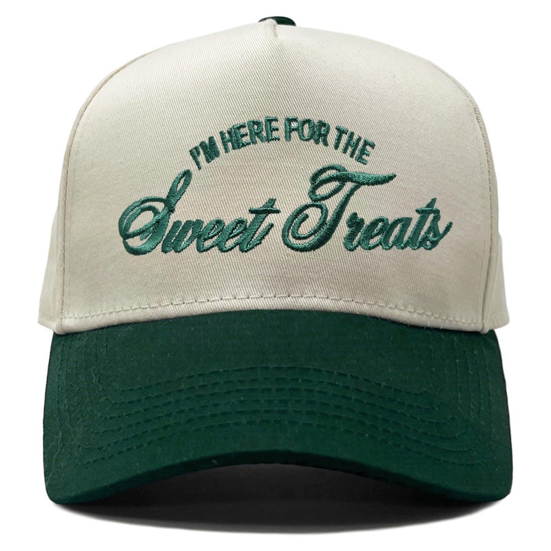 فنكي جونك قبعة Snapback كلاسيكية بلونين - أنا هنا من أجل الحلوى - أخضر/بيج - Image 1